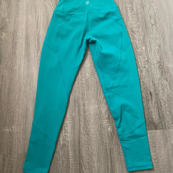 TILYOUCOLLAPSE Heart Booty Leggings - Picture 3 of 4